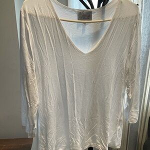 lynn ritchie silver v-neck in white xl